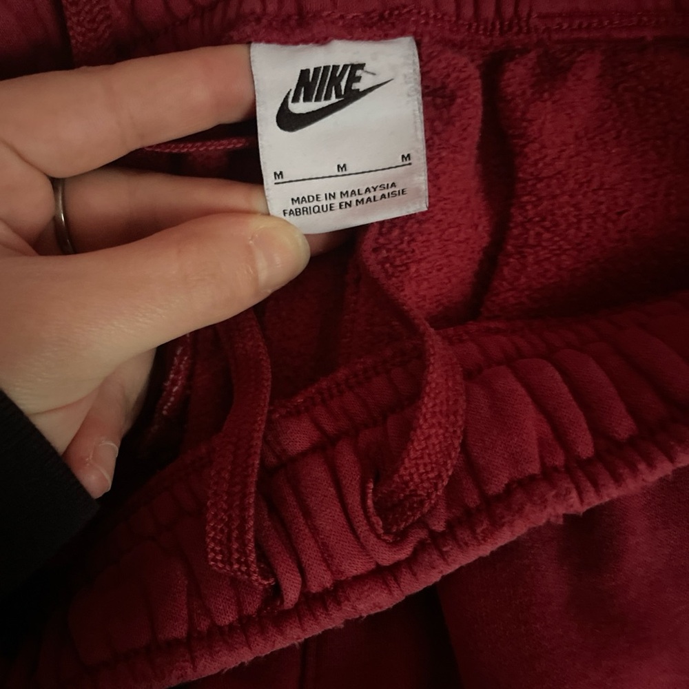 Nike Kids Burgundy Sweatpants - Picture 2 of 3